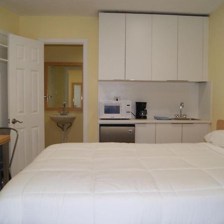 Private Studio Two Miles From Hard Rock Stadium Маями Гарденс Екстериор снимка