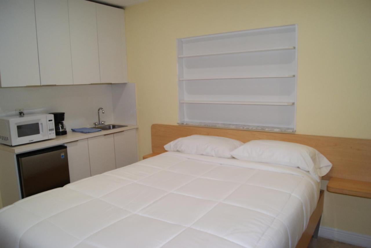 Private Studio Two Miles From Hard Rock Stadium Маями Гарденс Екстериор снимка